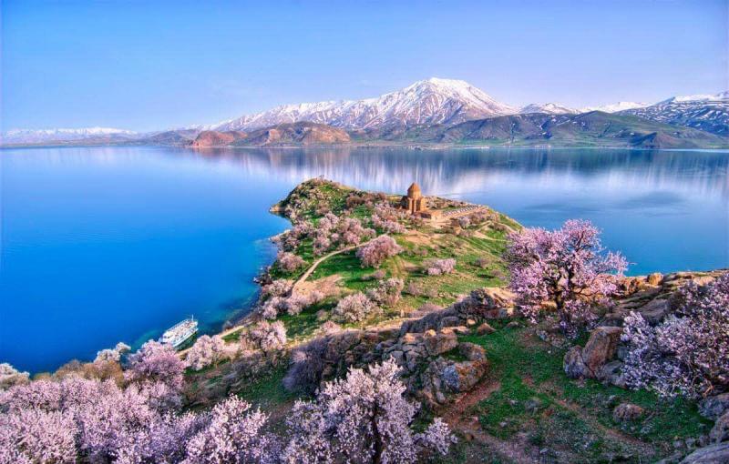 Enjoy the most beautiful scenery on the banks of the - Enjoy the most beautiful scenery on the banks of the Sevan Blue Armenia lake