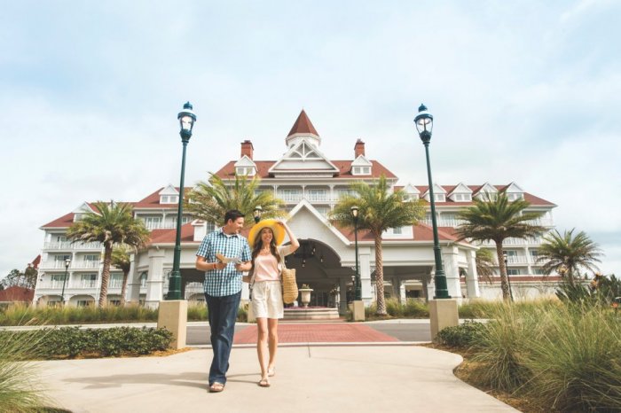 Live your childhood dreams during your honeymoon in Disneyland Florida