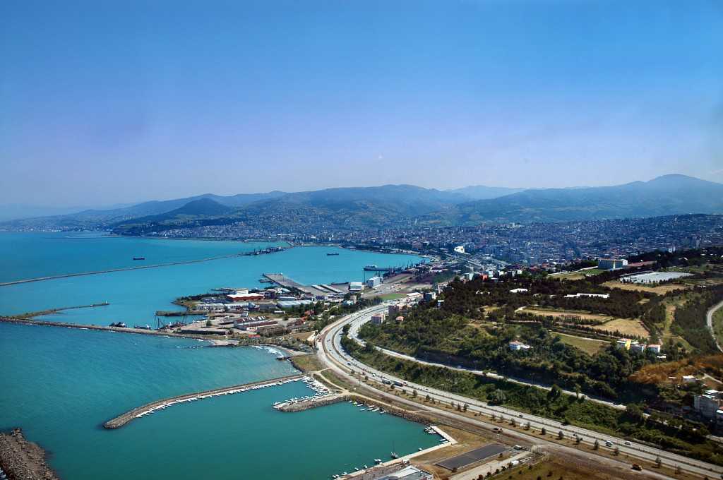 How far is Samsun from Istanbul