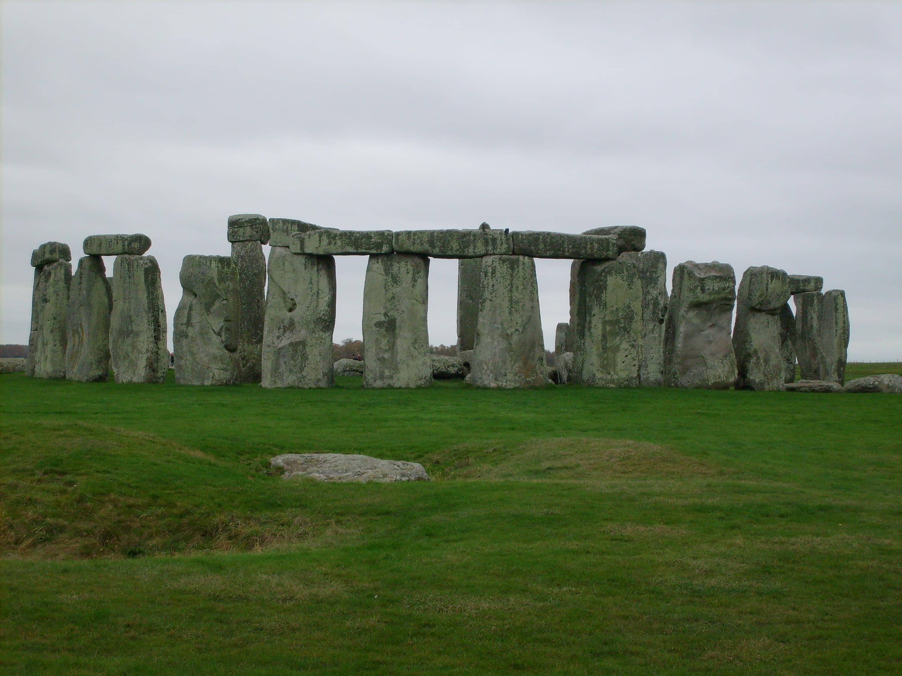 Important information about Stonehenge in England - Important information about Stonehenge in England
