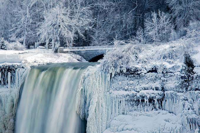Learn about the magic of Niagara Falls in the winter - Learn about the magic of Niagara Falls in the winter