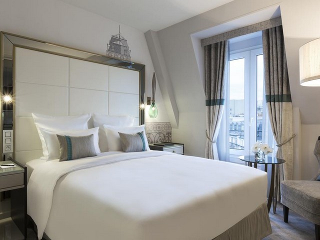 Find out about the Hilton Champs Elysees Hotel, Paris with luxurious accommodations