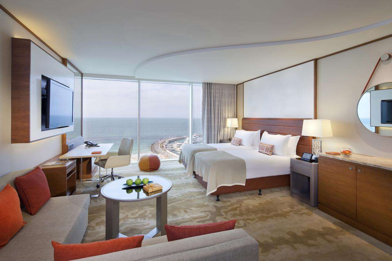 The rooms of Jumeirah Beach Hotel Dubai are distinguished for their dazzling colors and décor