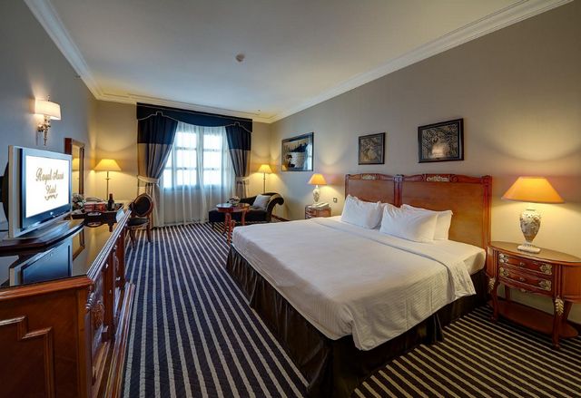 Royal Ascot Hotel Dubai includes flowery family rooms