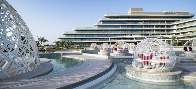 W Dubai Hotel boasts impressive facilities and services
