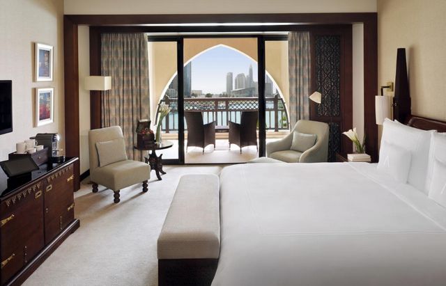 Report on the advantages and disadvantages of the Palace Hotel - Report on the advantages and disadvantages of the Palace Hotel Downtown Dubai