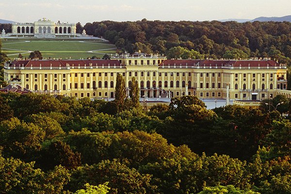 Schonbrunn Palace ... the most luxurious resort in the world - Schönbrunn Palace ... the most luxurious resort in the world