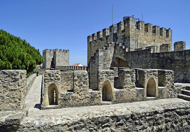 São George Castle is one of the most important tourist places in Lisbon, Portugal