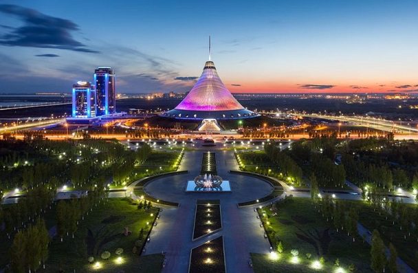 A scene of Lovers' Park in Astana