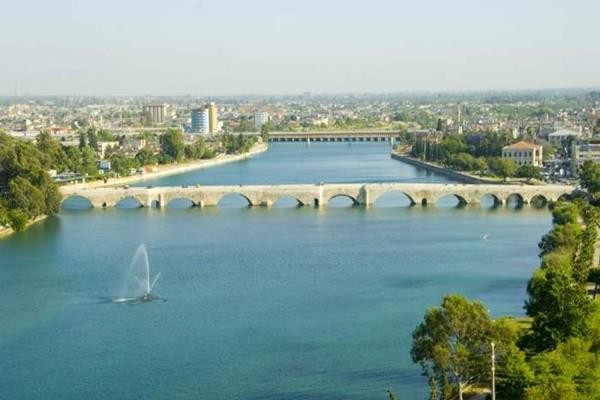 The stone bridge in Adana is one of the most important places of tourism in Adana