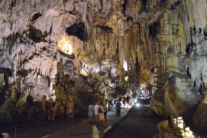 The 7 best activities in the Cave of Nerja Melaka - The 7 best activities in the Cave of Nerja Melaka Spain
