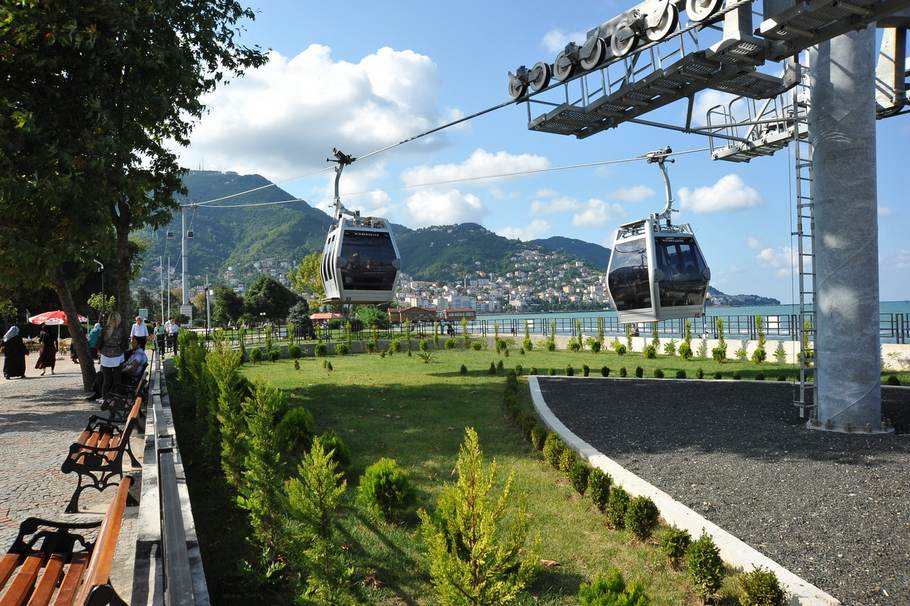 The Urdu cable car is one of the most important tourist places in Urdu Turkey