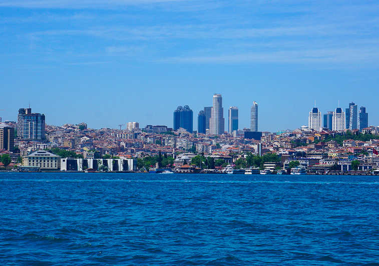 The best 7 activities when visiting Eminonu Port Istanbul - The best 7 activities when visiting Eminonu Port Istanbul