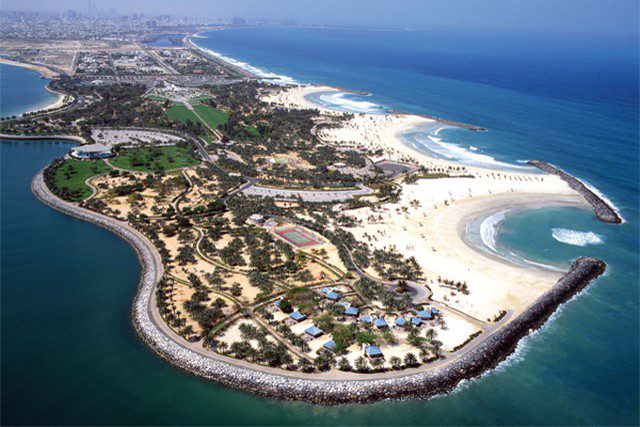 Al Mamzar Beach Park is one of the most important tourist places in Dubai
