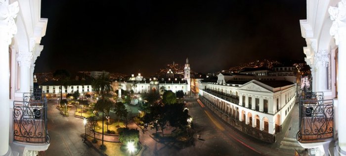 Plaza Grande at night