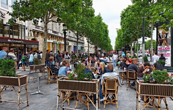 Cafés on the Champs Elysées