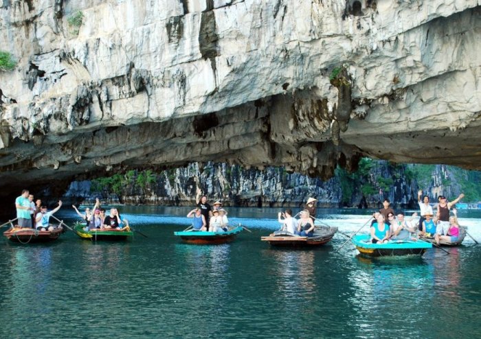     Tourism in Cat Ba Island in Vietnam