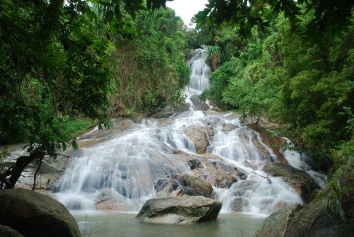 Na Mueang Waterfall