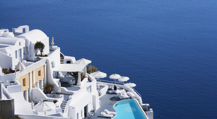 Best Santorini hotels