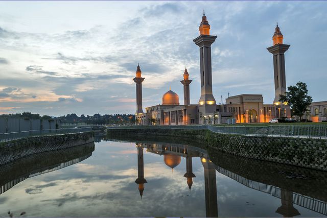     Putra Mosque in Selangor