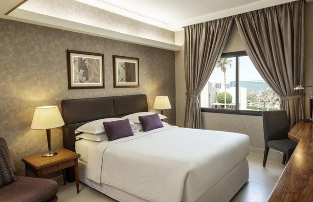 Enjoy a luxurious stay in King Abdullah Road, Riyadh hotels.