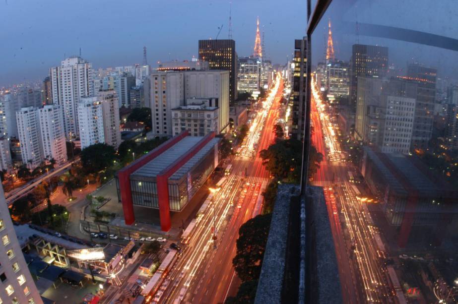 Paulista Avenue is one of the most important tourist places in São Paulo