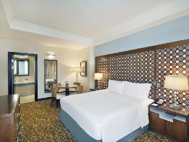 Tastefully decorated, Hilton Makkah Suites Hotel is a contemporary design within Jabal Omar hotels