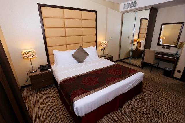 Al Hamra Hotel is one of the cheapest hotels in high-end Sharjah 