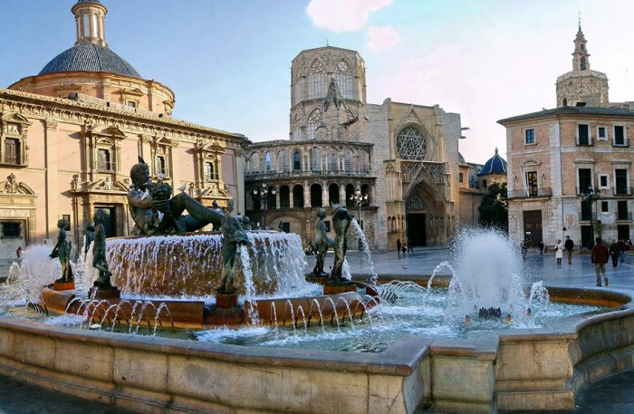 The charm of the historic squares of Valencia