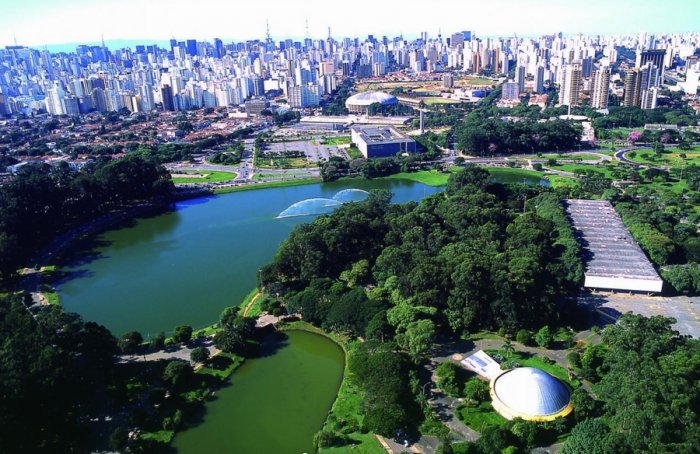     Parque de Ibirapuera is one of the most famous parks and public parks in Brazil