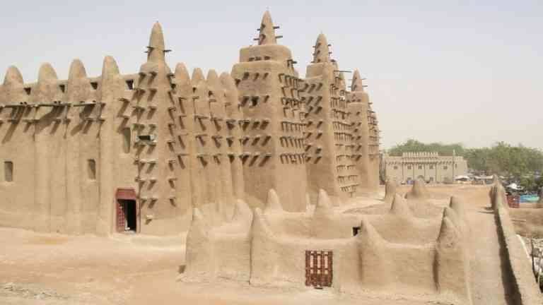 Learn about the most important tourist places in Mali.