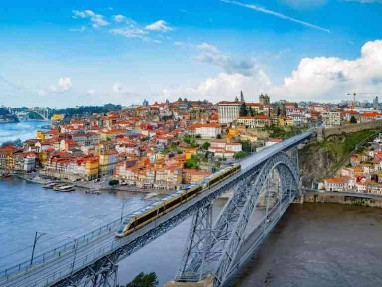 Learn about the most beautiful tourist attractions in Porto.