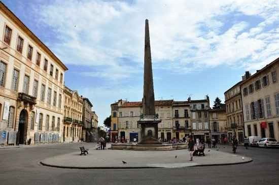 Traveling to the French city of Arles .. Find out the best times to visit the French city of Arles ..