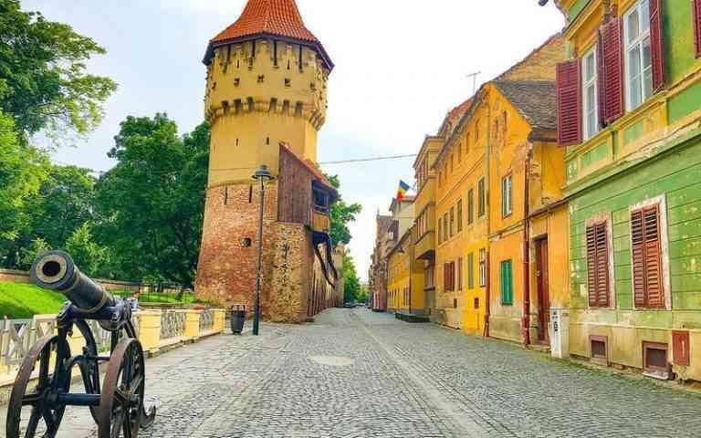 Tourism in the city of Sibiu in Romania..and 5 of - Tourism in the city of Sibiu in Romania..and 5 of the most beautiful sights in Sibiu ..