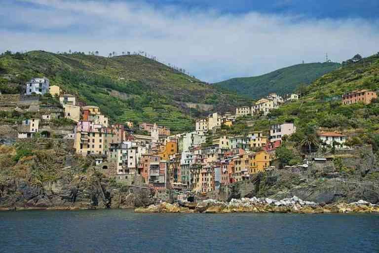 Find out the best times to visit the village of Riomaggiore
