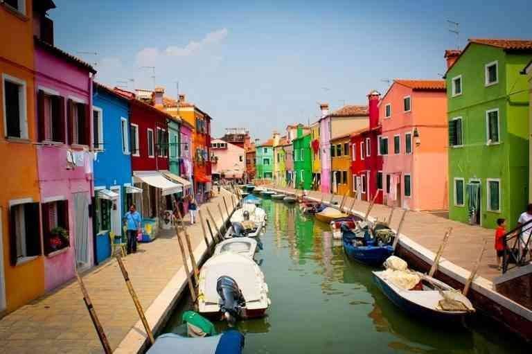 Places worth visiting on the italyn island of Burano.
