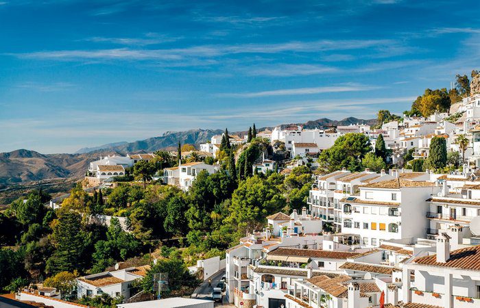 Where is Marbella and the distances between it and the - Where is Marbella and the distances between it and the most important cities of Spain?