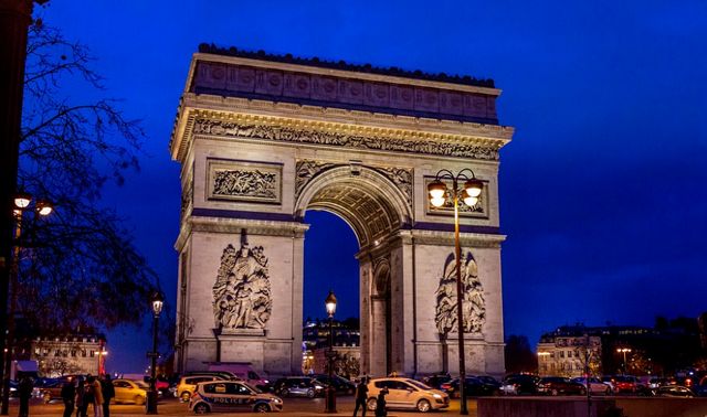 Where is the Arc de Triomphe?