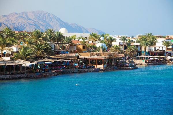 Where is the Egyptian city of Dahab located?