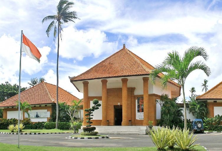 You should visit the Pacifica Museum in Bali - You should visit the Pacifica Museum in Bali