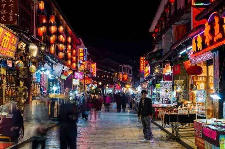 Learn about the most important tourist attractions in the Chinatown in Kuala Lumpur ...