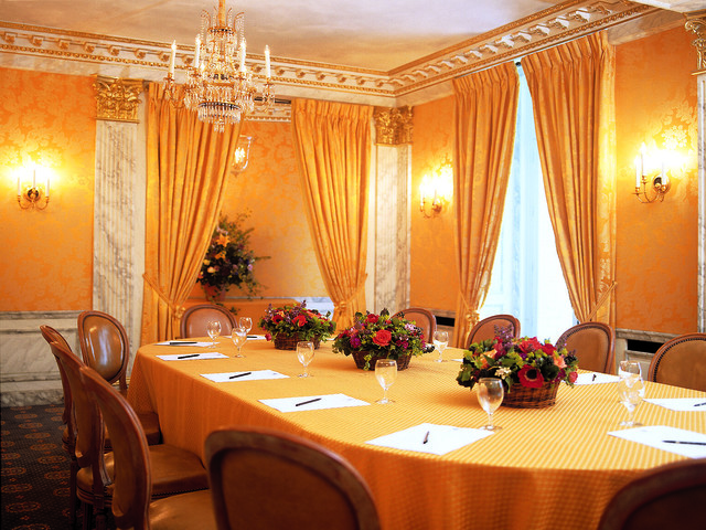 Victoria Hotel Paris and distinguished furniture located in all its facilities.