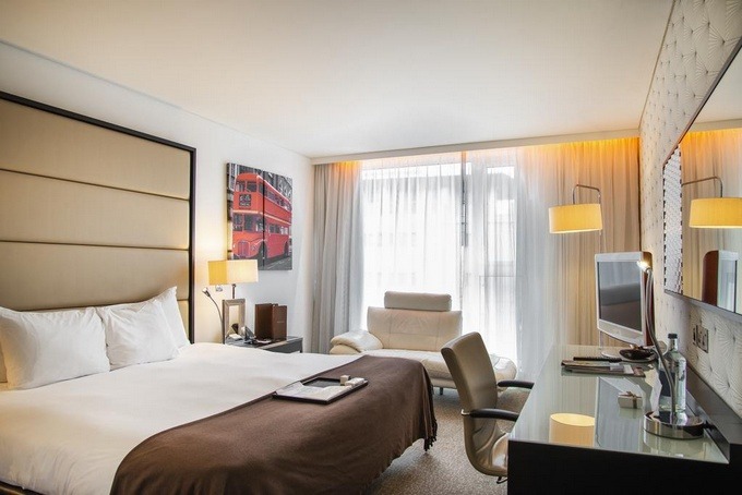 Luxury and elegance is what distinguishes four-star London hotels.