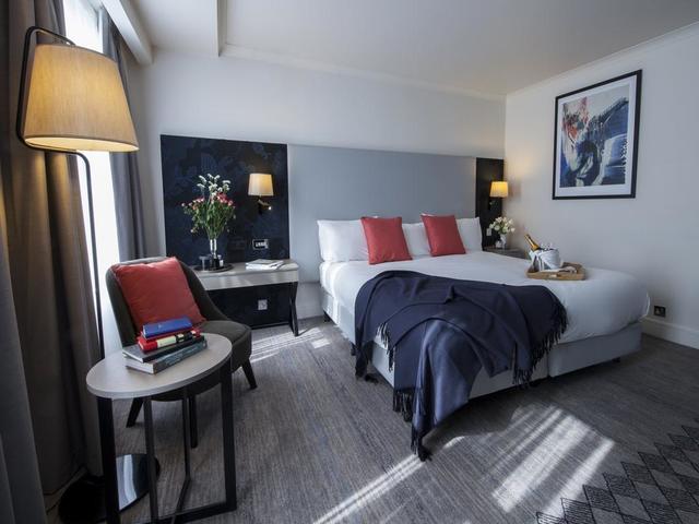 The accommodation rooms feature a modern and elegant design at the Crowne Plaza London Kensington.