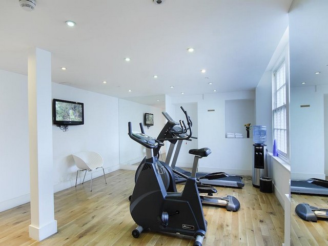 The Park Grand London Paddington includes a fitness center.