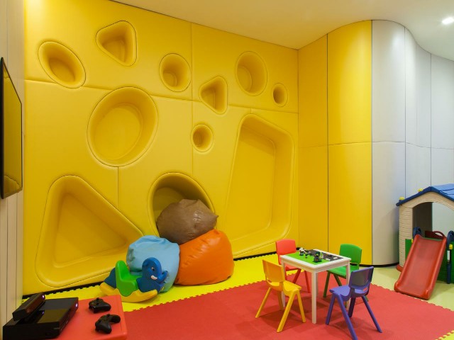 Novotel Ploenchit has a children's play area 