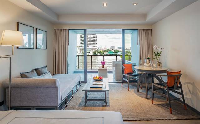    Riva Surya Bangkok Hotel is the best hotel with modern décor rooms 