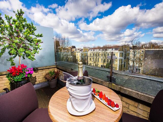 Poetic views are what make the Crowne Plaza London Kensington a favorite destination for many visitors.