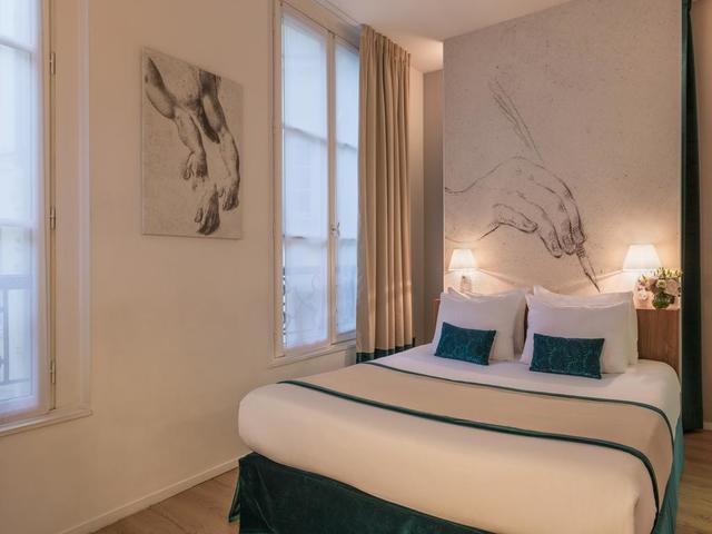 Modern design and elegance in the residence rooms of the Monalisa Champs Elysees Hotel.

