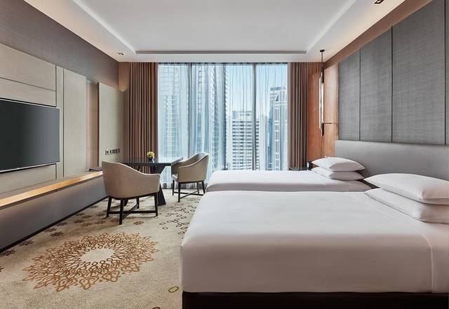     Hyatt Regency Bangkok Hotel is the best Bangkok hotel with a private pool and includes many services 